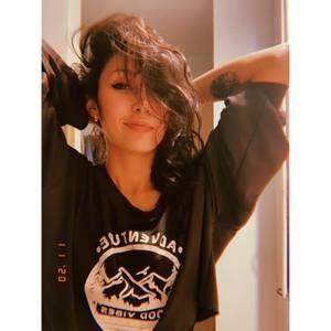 Meet your Posher, Maria fernanda